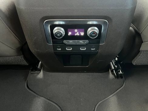 Used 2021 GMC Yukon XL SLT w/ Rear Media and Nav Package AWD/4WD image 24