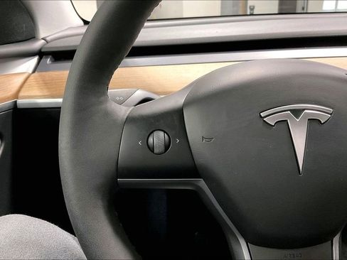 Used 2023 Tesla Model Y Long Range AWD/4WD image 11