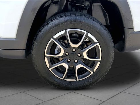 Used 2024 Jeep Compass Trailhawk AWD/4WD image 11