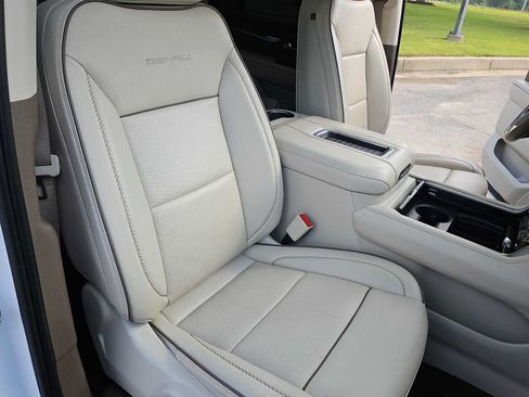 Certified 2021 GMC Yukon XL Denali AWD/4WD image 36