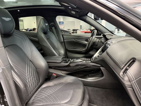 Used 2021 Aston Martin DBX AWD/4WD image 16