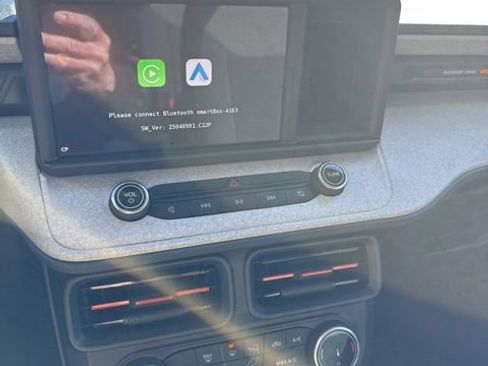 Certified 2024 Ford Maverick XLT image 4