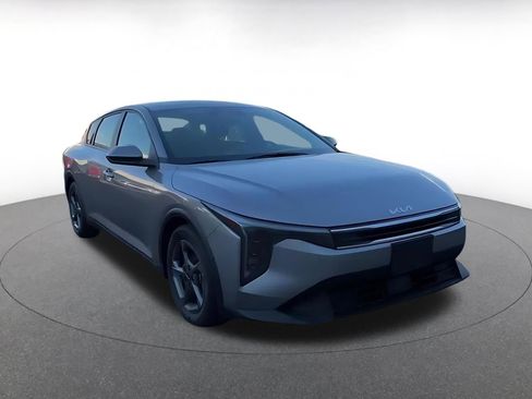 Used 2025 Kia K4 FWD image 3