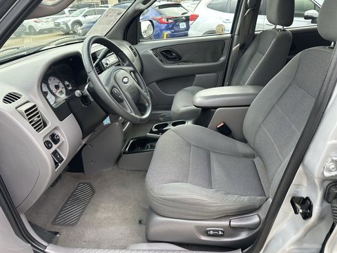 Used 2002 Ford Escape XLT image 12