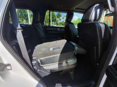 Used 2017 Ford Expedition Platinum RWD image 37