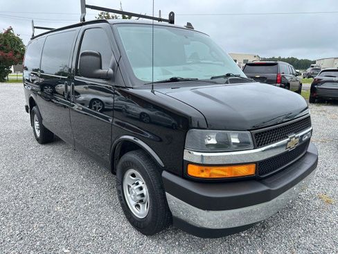 Used 2017 Chevrolet Express 2500 image 5