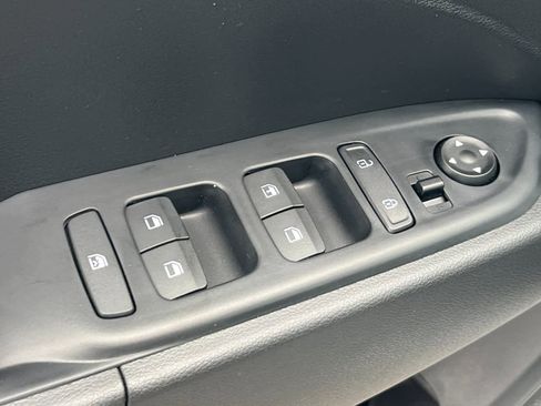 New 2026 Hyundai Venue SE image 13