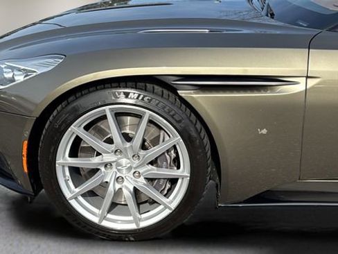 Used 2017 Aston Martin DB11 V12 image 31