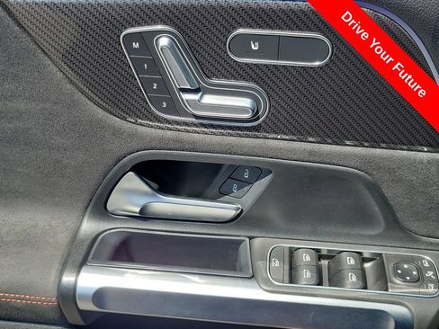 Used 2020 Mercedes-Benz GLB 250 image 17