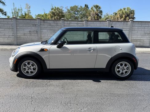 Used 2013 MINI Cooper Hardtop FWD image 2