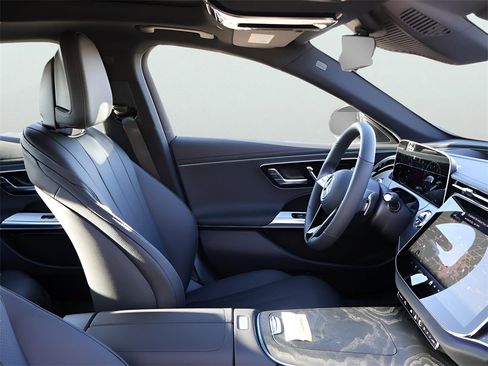 New 2026 Mercedes-Benz E 350 4MATIC Sedan image 10