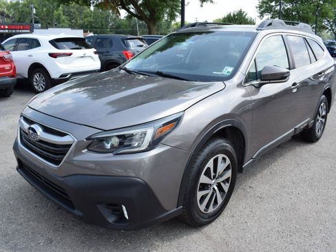 Used 2021 Subaru Outback Premium w/ Tech Package 1 AWD/4WD image 4
