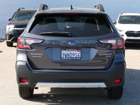 Certified 2025 Subaru Outback Limited XT AWD/4WD image 4