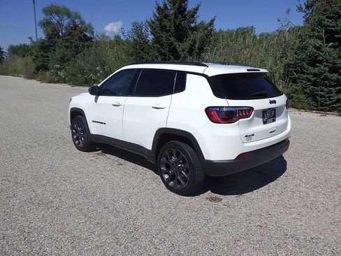 Used 2021 Jeep Compass Latitude AWD/4WD image 3