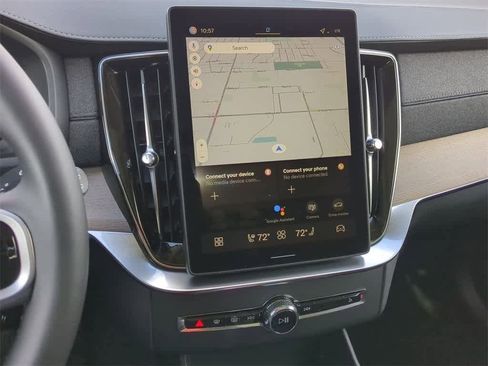 New 2026 Volvo XC90 B5 Plus w/ Protection Package Premier image 26