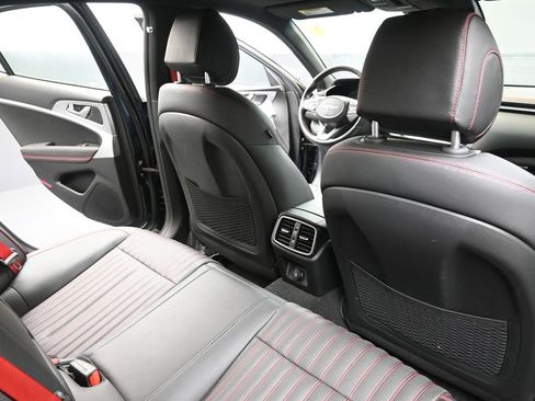 Used 2023 Genesis G70 3.3T w/ Sport Advanced Package image 15