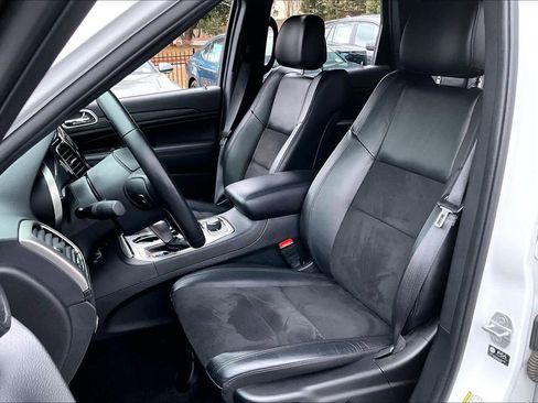 Used 2022 Jeep Grand Cherokee Laredo X image 7