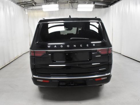 Used 2024 Jeep Wagoneer Series II w/ Flexible Seating Group image 6