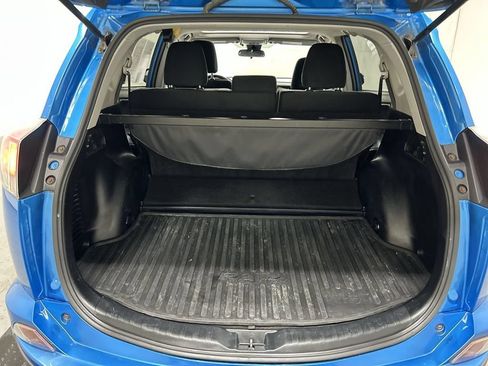 Used 2017 Toyota RAV4 XLE w/ All Weather Liner Package AWD/4WD image 22