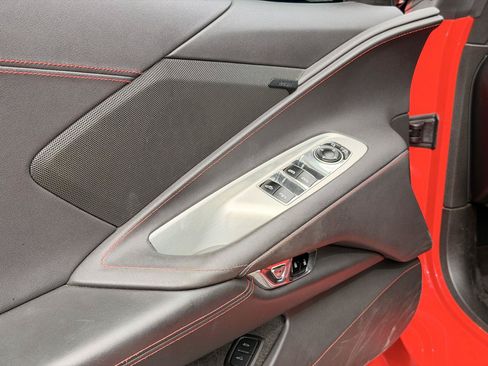 Used 2020 Chevrolet Corvette Stingray Convertible w/ 1LT RWD image 20