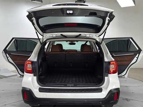 Used 2019 Subaru Outback 3.6R Touring image 16