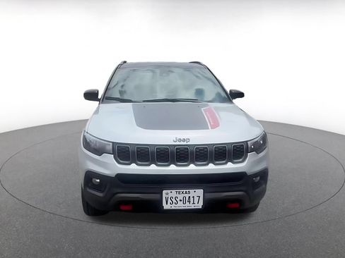 Used 2025 Jeep Compass Trailhawk AWD/4WD image 5
