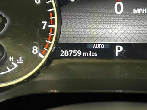 Used 2025 Nissan Pathfinder SL AWD/4WD image 25