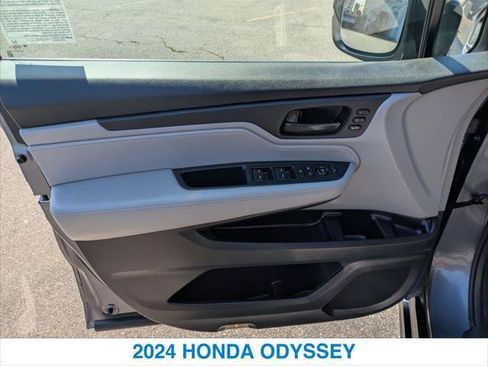 Used 2024 Honda Odyssey EX-L image 12
