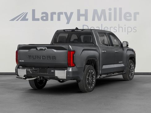 Used 2025 Toyota Tundra Limited AWD/4WD image 2