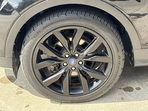 Used 2017 Ford Escape SE w/ SE Sport Appearance Package image 11