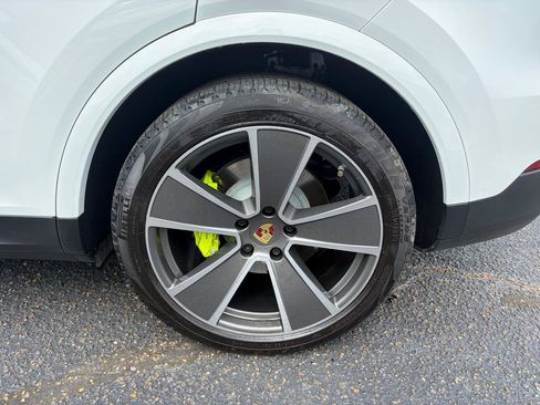 Used 2023 Porsche Cayenne AWD/4WD image 23