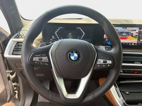 Used 2025 BMW X5 xDrive40i w/ Parking Assistance Package AWD/4WD image 24