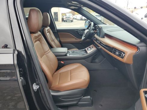 Certified 2024 Lincoln Aviator Reserve w/ Equipment Group 201A image 9