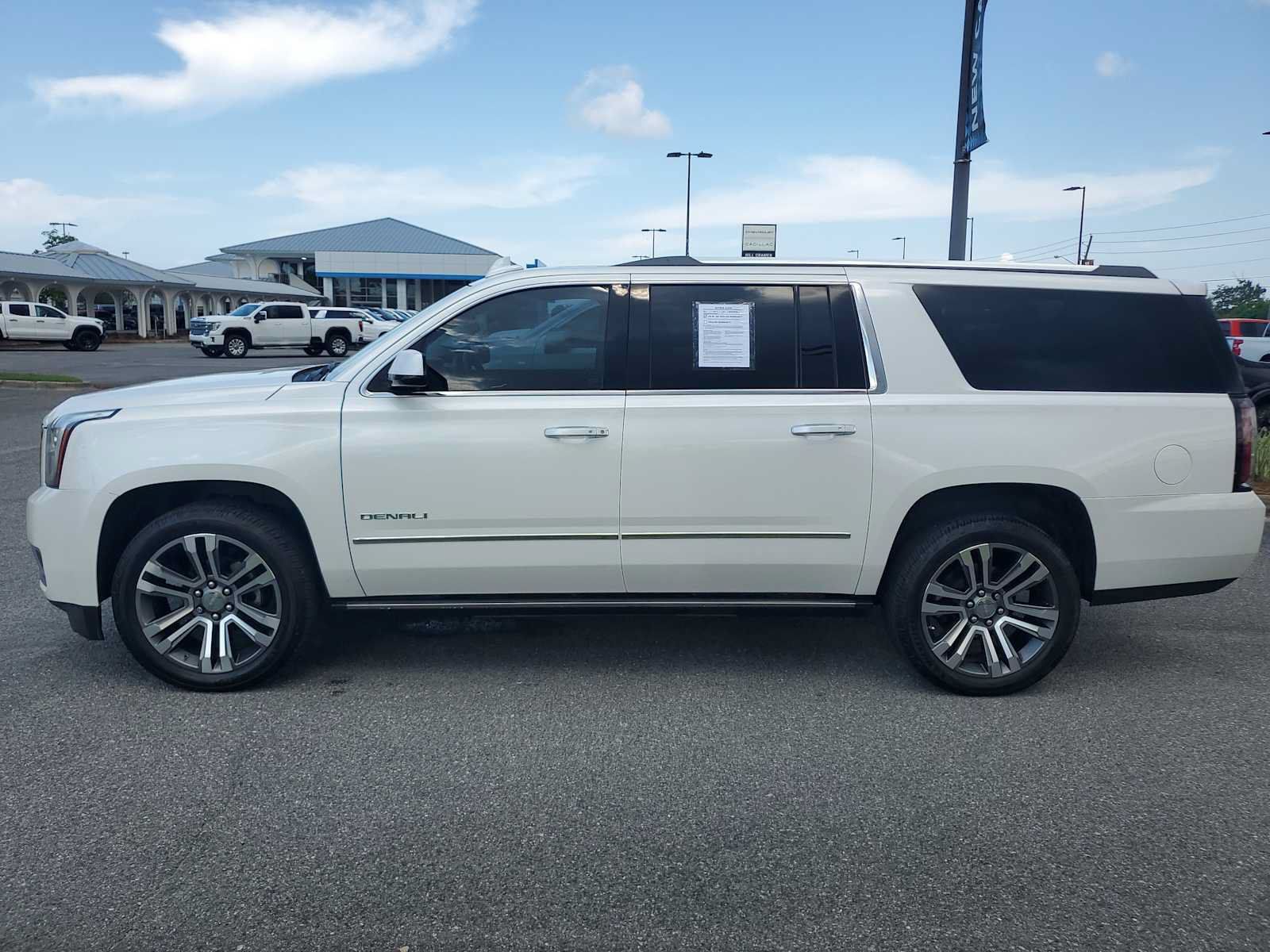Used 2017 GMC Yukon XL Denali w/ Open Road Package AWD/4WD image 2