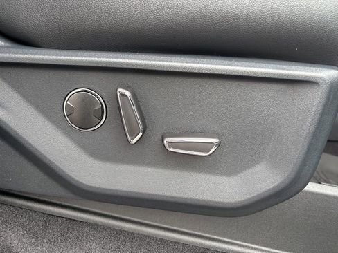 New 2025 Ford F150 Lariat w/ Equipment Group 502A High image 28