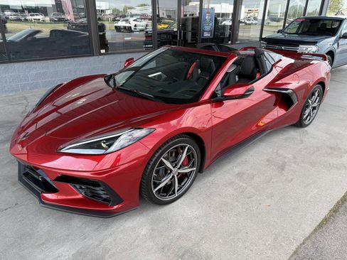Used 2022 Chevrolet Corvette Stingray Premium Conv w/ Z51 Performance Package RWD image 2