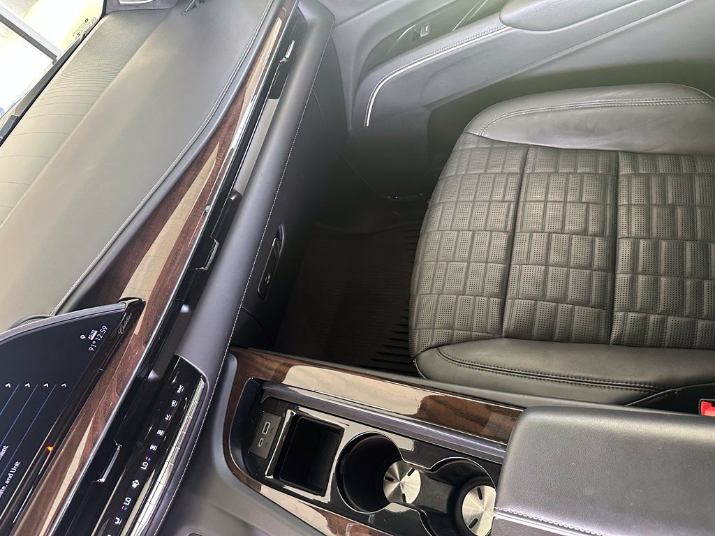 Used 2023 Cadillac Escalade ESV Sport Platinum AWD/4WD image 23
