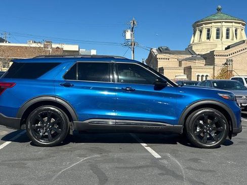 Certified 2023 Ford Explorer ST-Line w/ Class IV Trailer Tow Package image 3