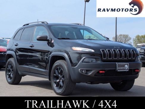 Used 2016 Jeep Cherokee Trailhawk w/ Cold Weather Group AWD/4WD image 1