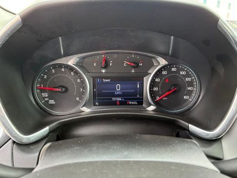 Used 2019 Chevrolet Equinox LT w/ Driver Convenience Package image 24