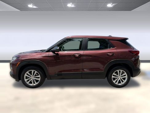 Used 2023 Chevrolet TrailBlazer LS FWD image 2