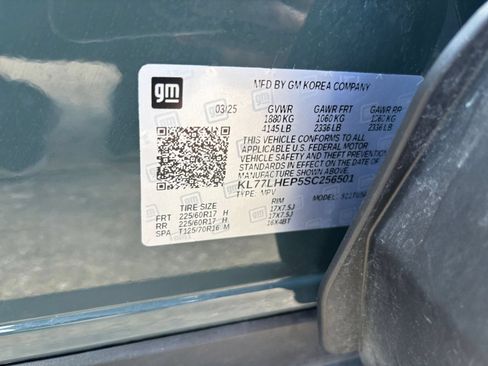Used 2025 Chevrolet Trax LT w/ LT Convenience Package FWD image 28