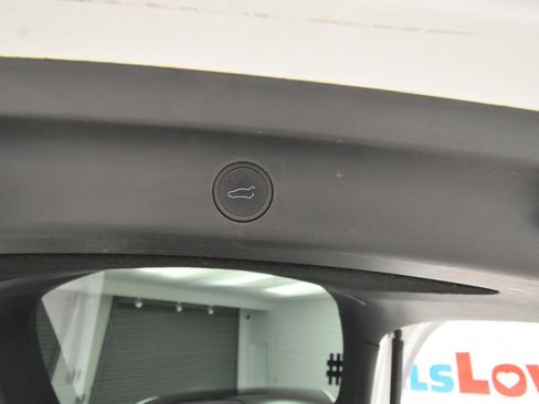 Used 2023 Tesla Model Y AWD image 44