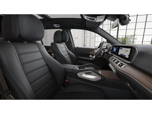 New 2026 Mercedes-Benz GLS 580 4MATIC image 4