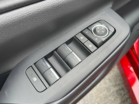 New 2026 Toyota Prius Plug-In Hybrid FWD image 32