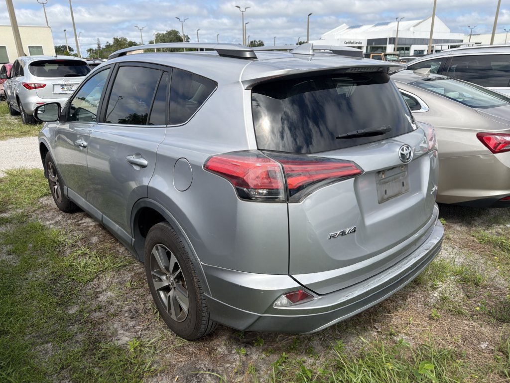 Used 2017 Toyota RAV4 XLE FWD image 7