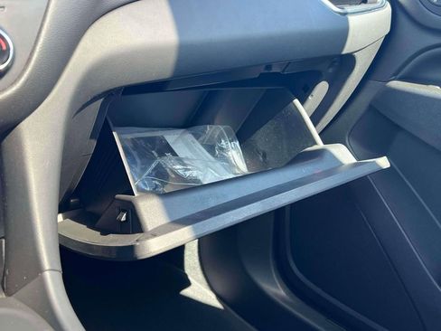 Used 2023 Chevrolet Equinox LT image 31