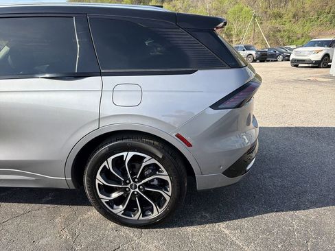 Used 2024 Lincoln Nautilus Reserve image 7