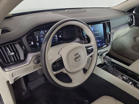 Used 2019 Volvo S60 T5 Momentum FWD image 14