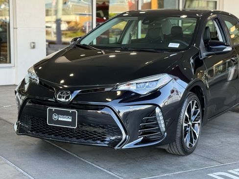 Certified 2018 Toyota Corolla XSE image 3